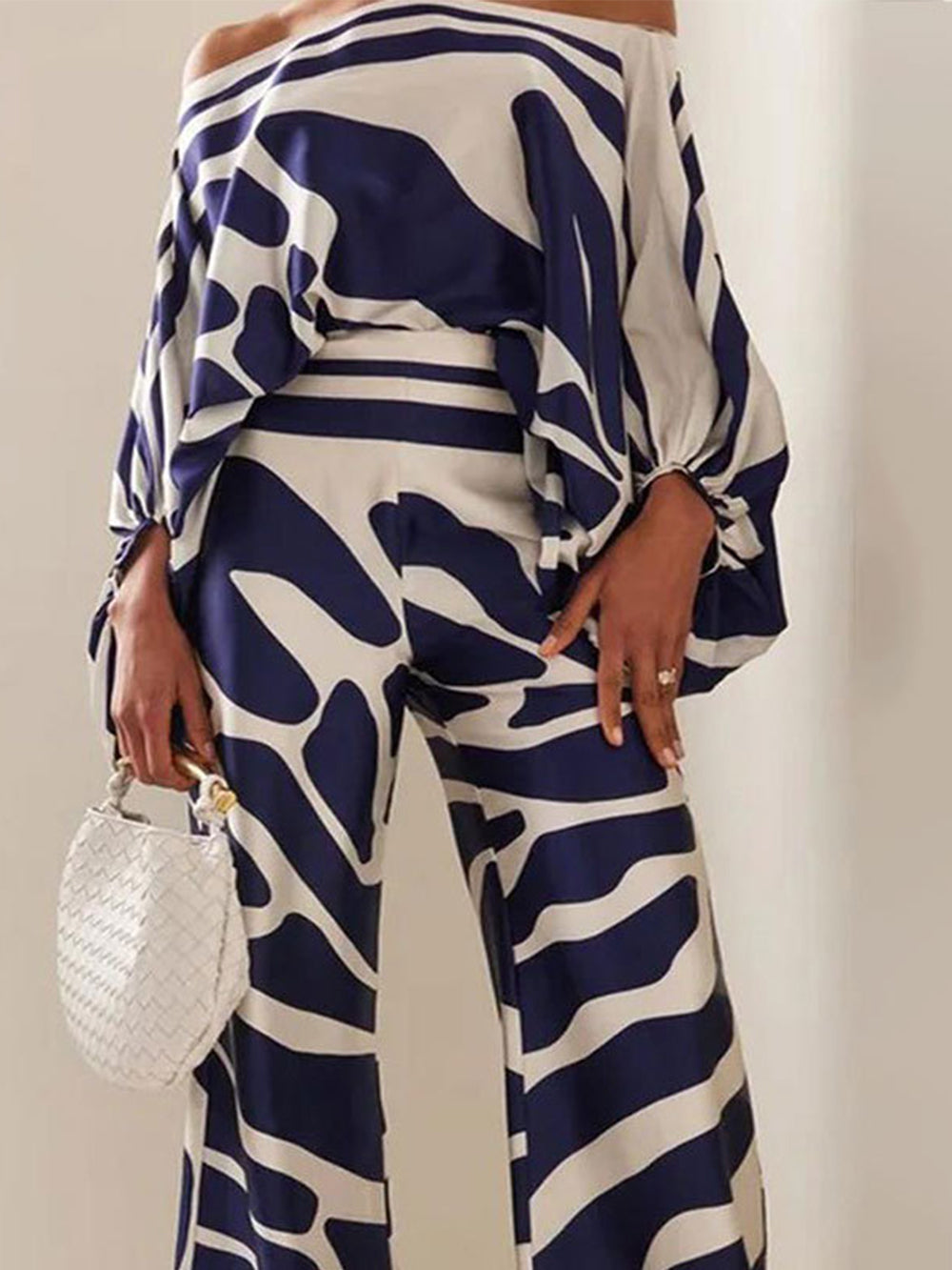 Simone | Satijnen off-shoulder top & broek set