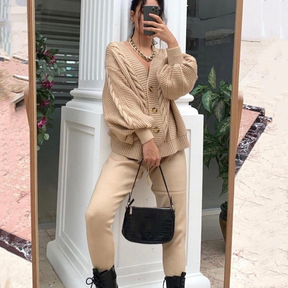 Emelina | Oversized gebreide kabeltrui en aansluitende broek - Knusse, chique gebreide kleding
