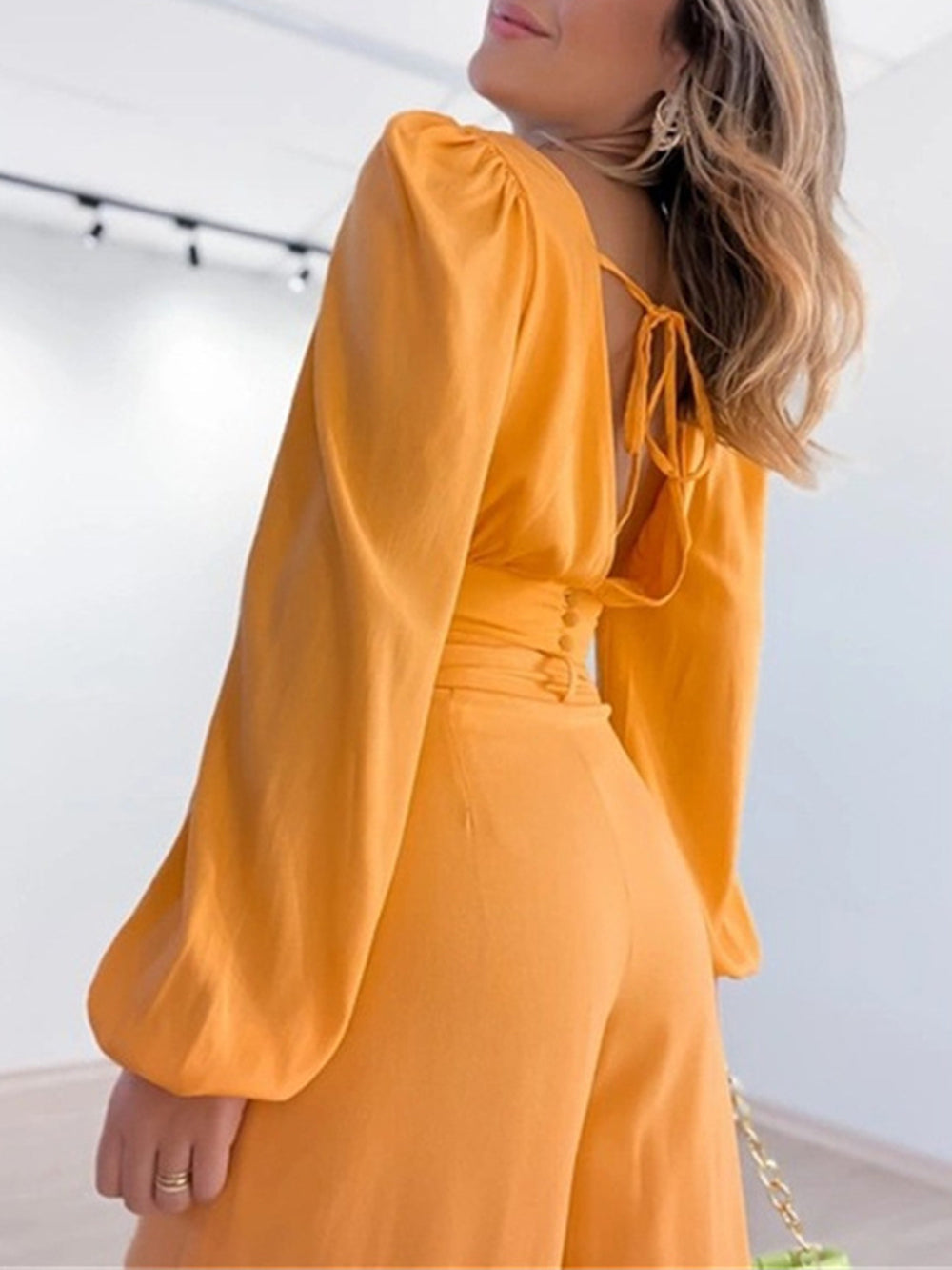 Bernadette | Elegante Plunge Hals Top Lavendel Broek Set