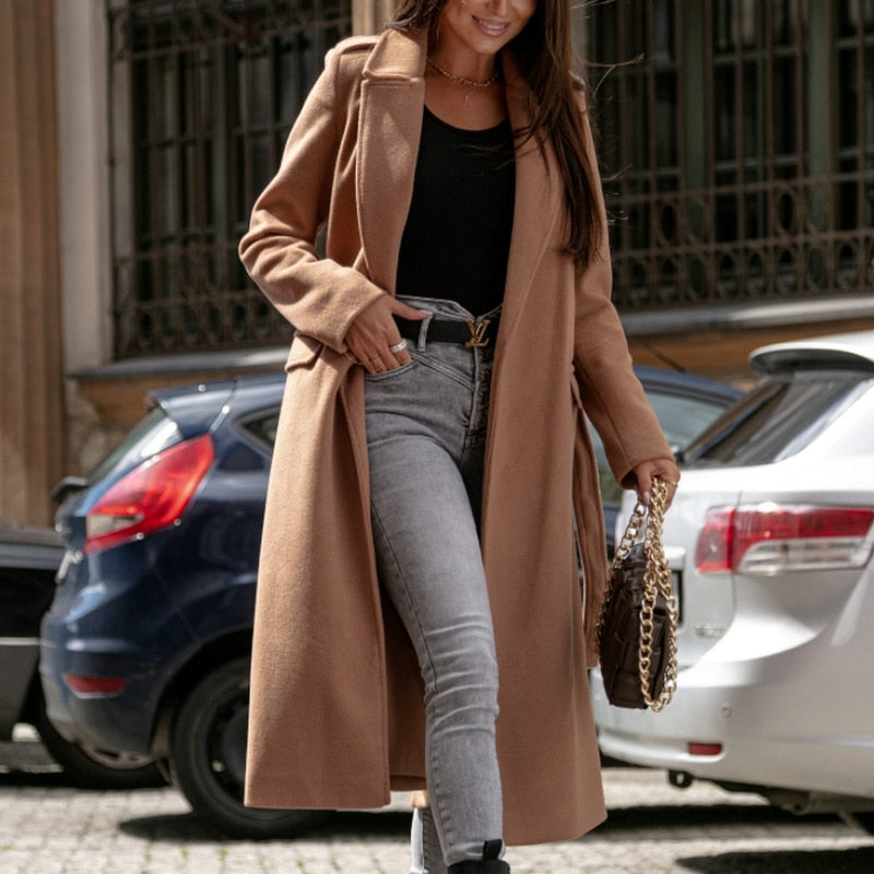 Chique Livia Lange Damesjas met Revers