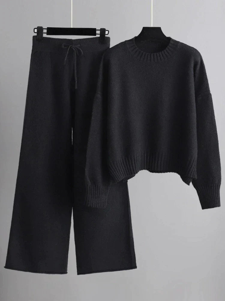 Serina | Klassiek gebreid duo: trui & broek met wijde pijpen