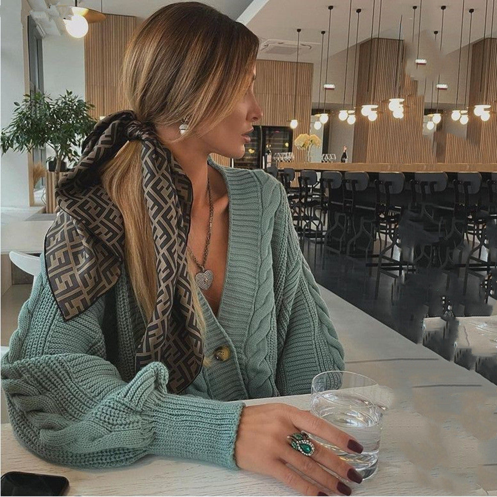 Emelina | Oversized gebreide kabeltrui en aansluitende broek - Knusse, chique gebreide kleding