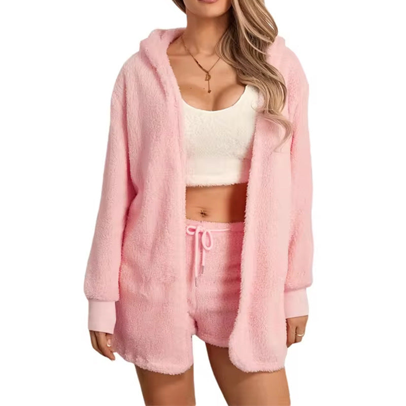 Halla | Chique pluche jas met capuchon en korte broek set