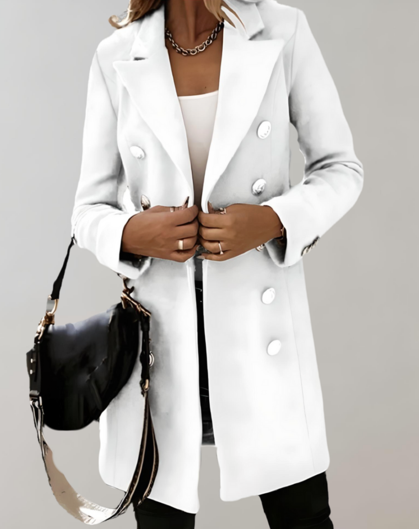 Femke | Lange en oversized blazer met grote knopen en kraag