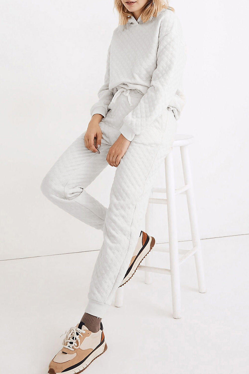 Alette | Witte gewatteerde hoodie en sweatbroek tweedelige set