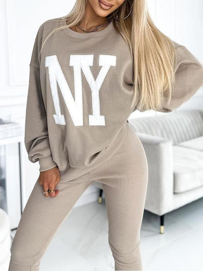 Yunia | Relaxed sweatshirt met grote letterprint en legging set