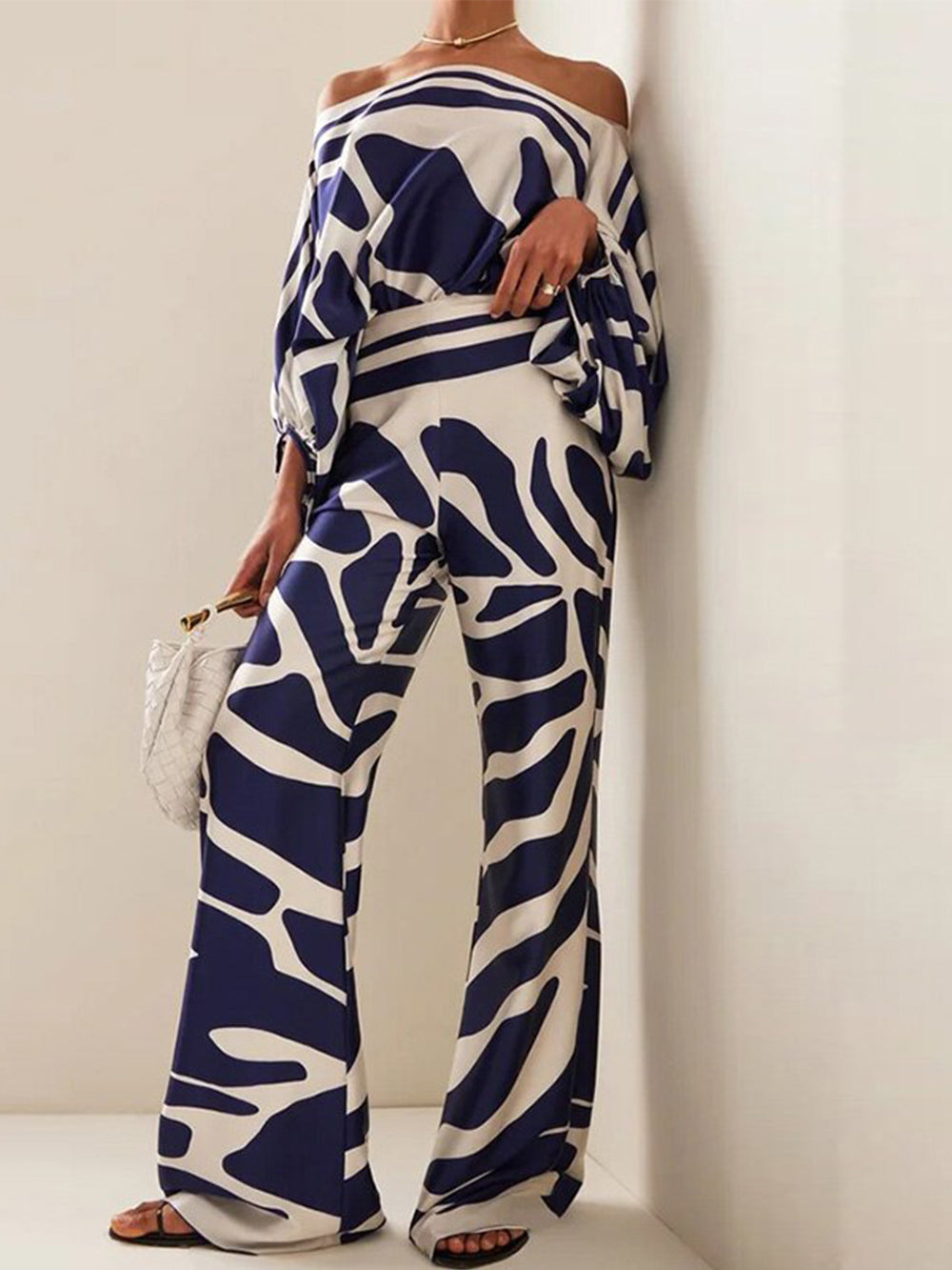 Simone | Satijnen off-shoulder top & broek set