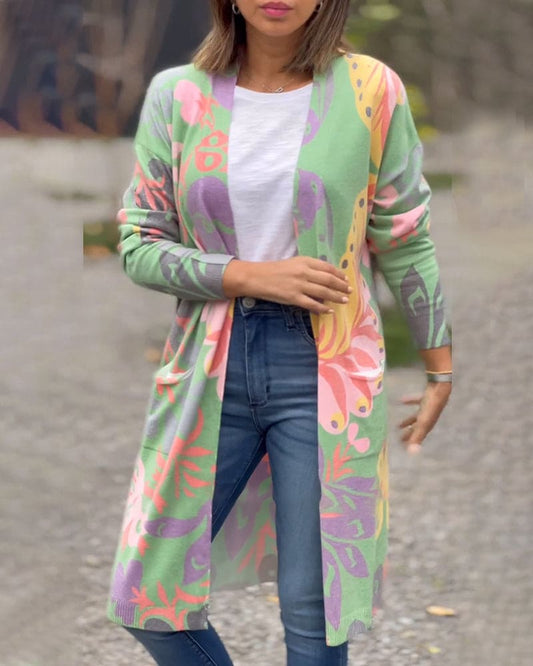 Jara | Een Cardigan Met Een Kleurrijke Print