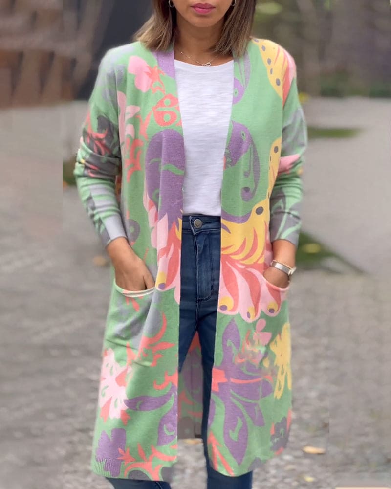Jara | Een Cardigan Met Een Kleurrijke Print