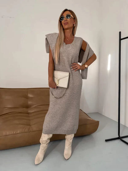 MIDI-JURK EN BLOUSE MET HOGE HALS
