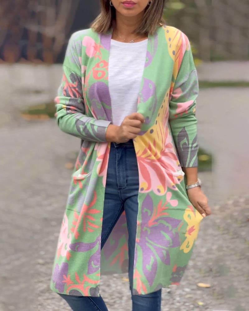 Jara | Een Cardigan Met Een Kleurrijke Print