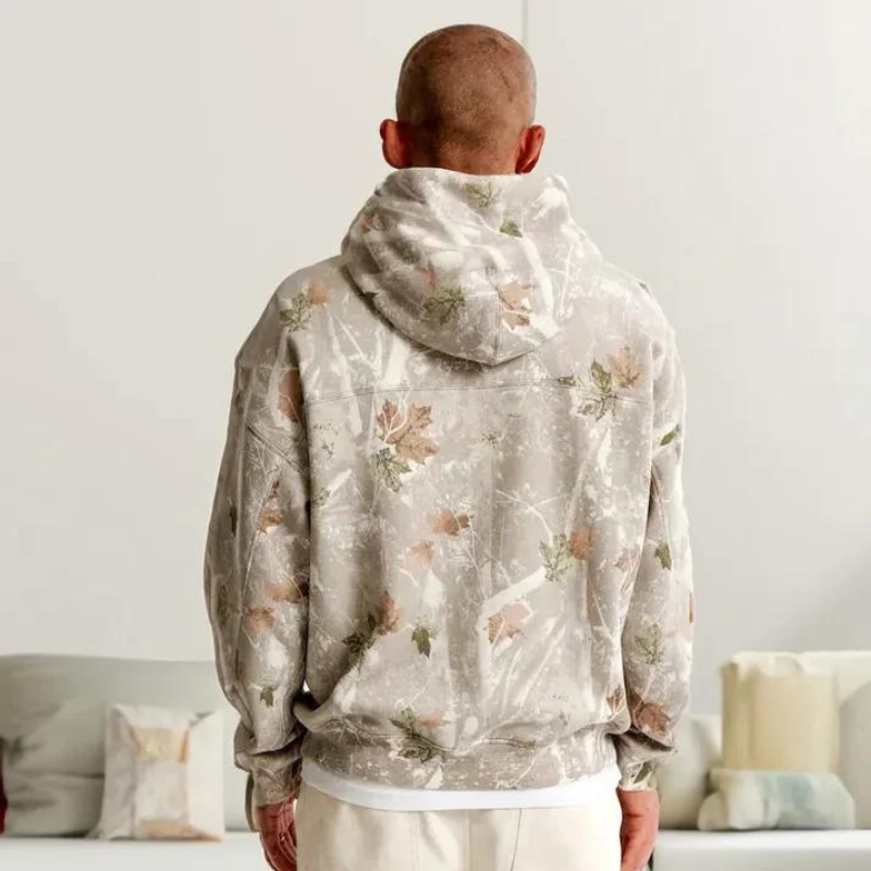 RusticRebel | Trendy hoodie met camo esdoornbladprint en kangoeroezak