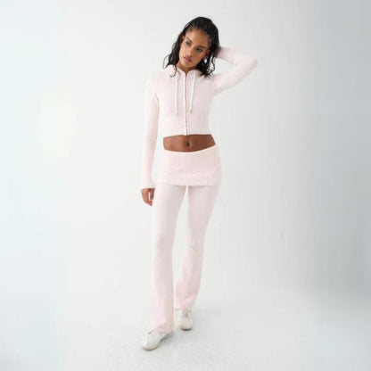 Aruna  | Knus gebreide cropped trui en broek bijpassende set
