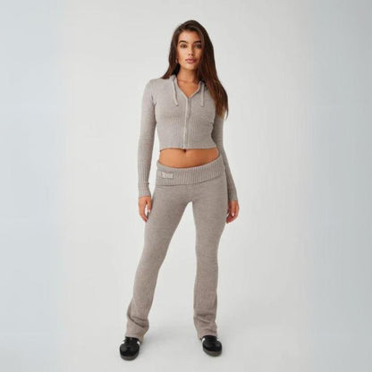 Aruna  | Knus gebreide cropped trui en broek bijpassende set
