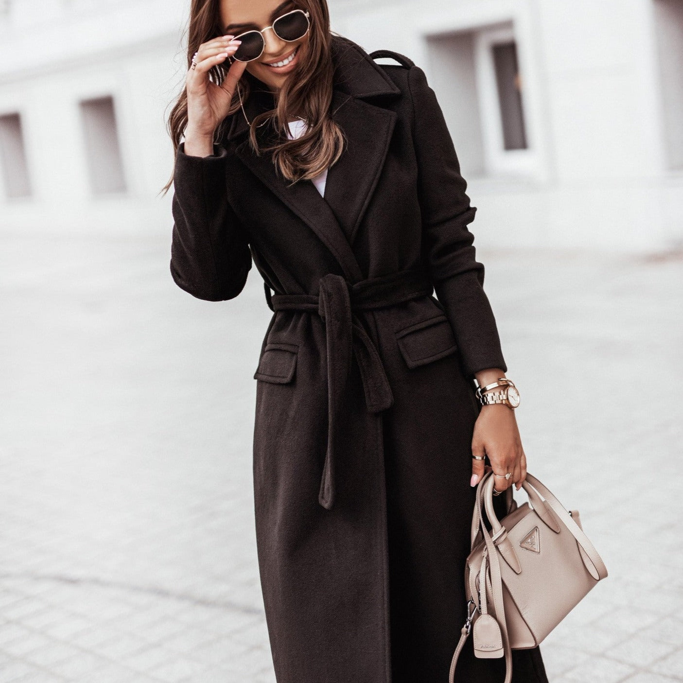 Chique Livia Lange Damesjas met Revers