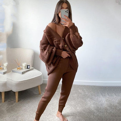 Emelina | Oversized gebreide kabeltrui en aansluitende broek - Knusse, chique gebreide kleding